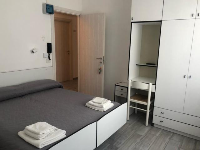 Hotel Oria Rimini Esterno foto